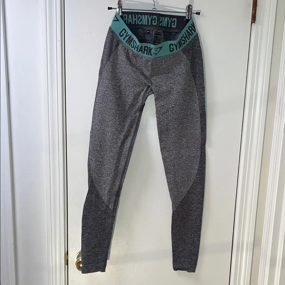 Gymshark Women's Gray Leggings with Blue Waistband NEVER WORN - Picture 3 of 5